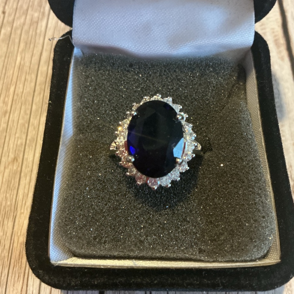 Avon Majestic Princess Silver Tone & Blue Stone Ring - Size 7